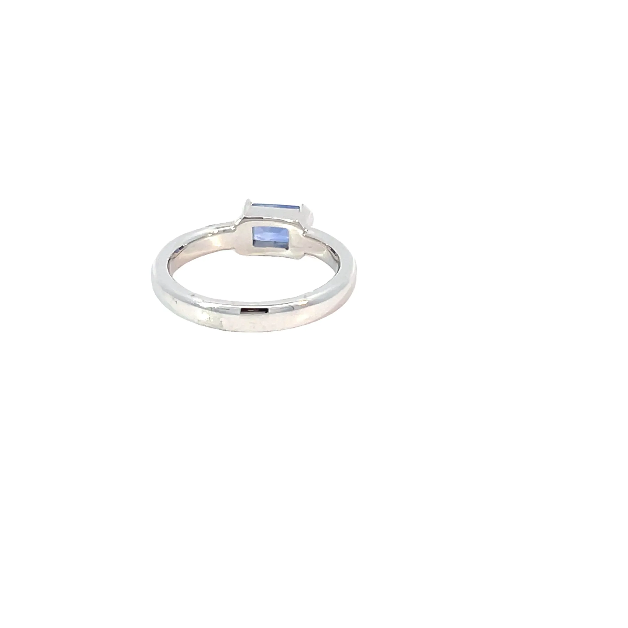 14 Karat White Gold Sapphire Ring