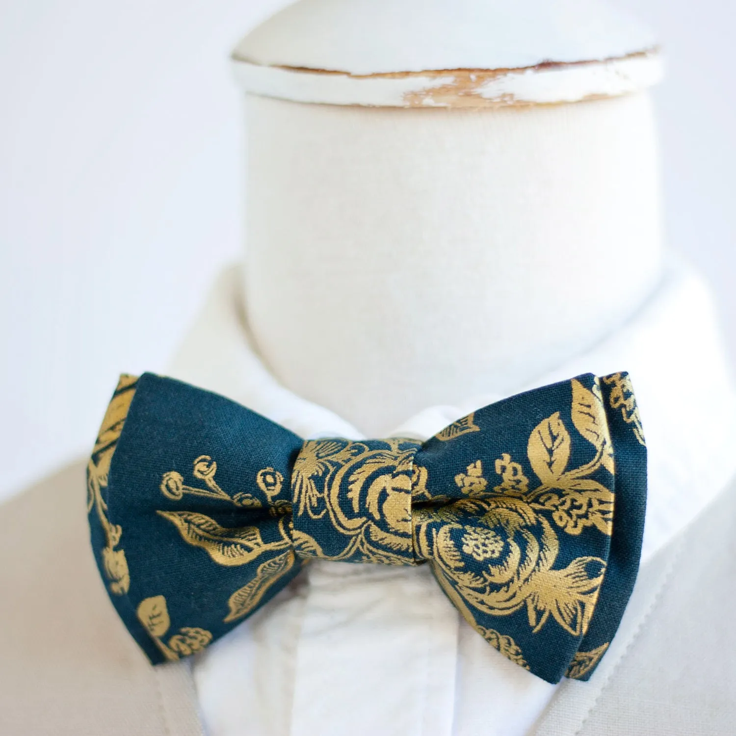 Boy's Bow Tie / Navy Metallic Toile