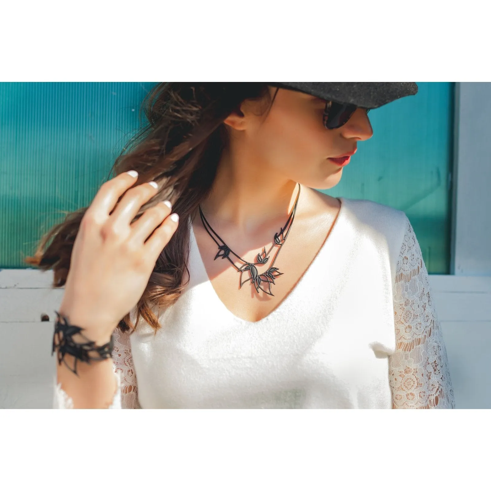 Flame Necklace Black