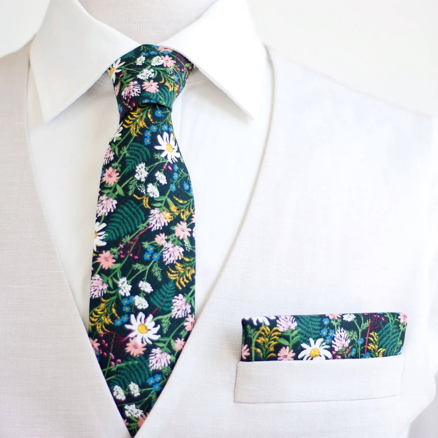 Men's Freestyle Self-Tie Bow Tie / Wildflowers In Hunter