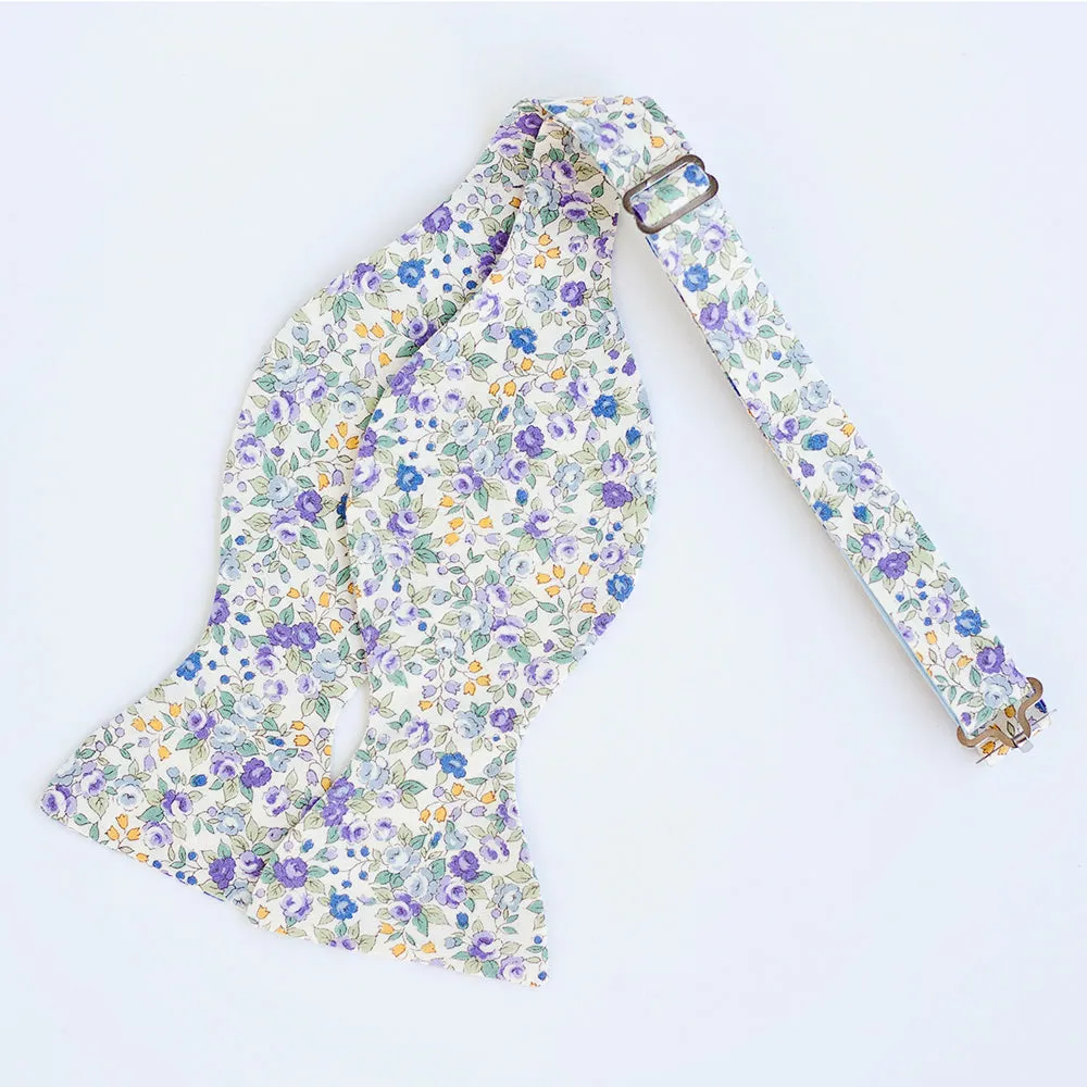 Men's Necktie / Blossoms In Purple