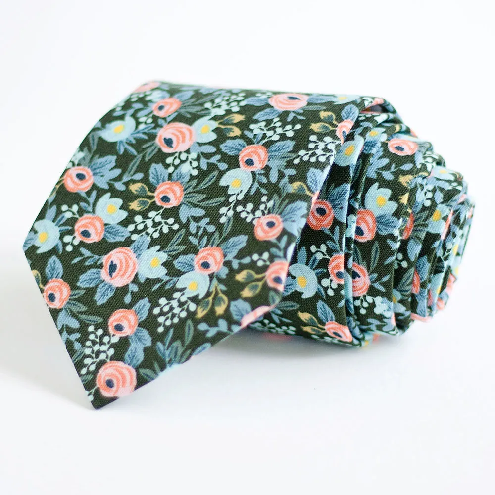 Men's Necktie / Rosa In Forest